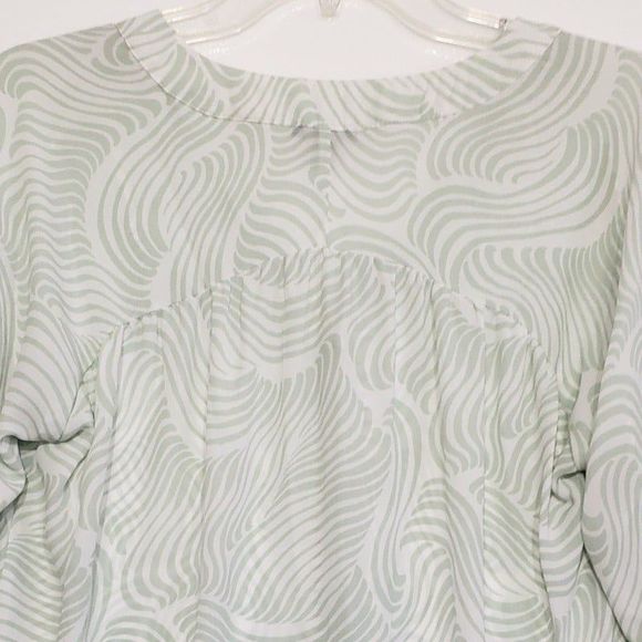 Ann Taylor Petite V-Neck Long Sleeve Blouse, Size SP - Picture 10 of 10